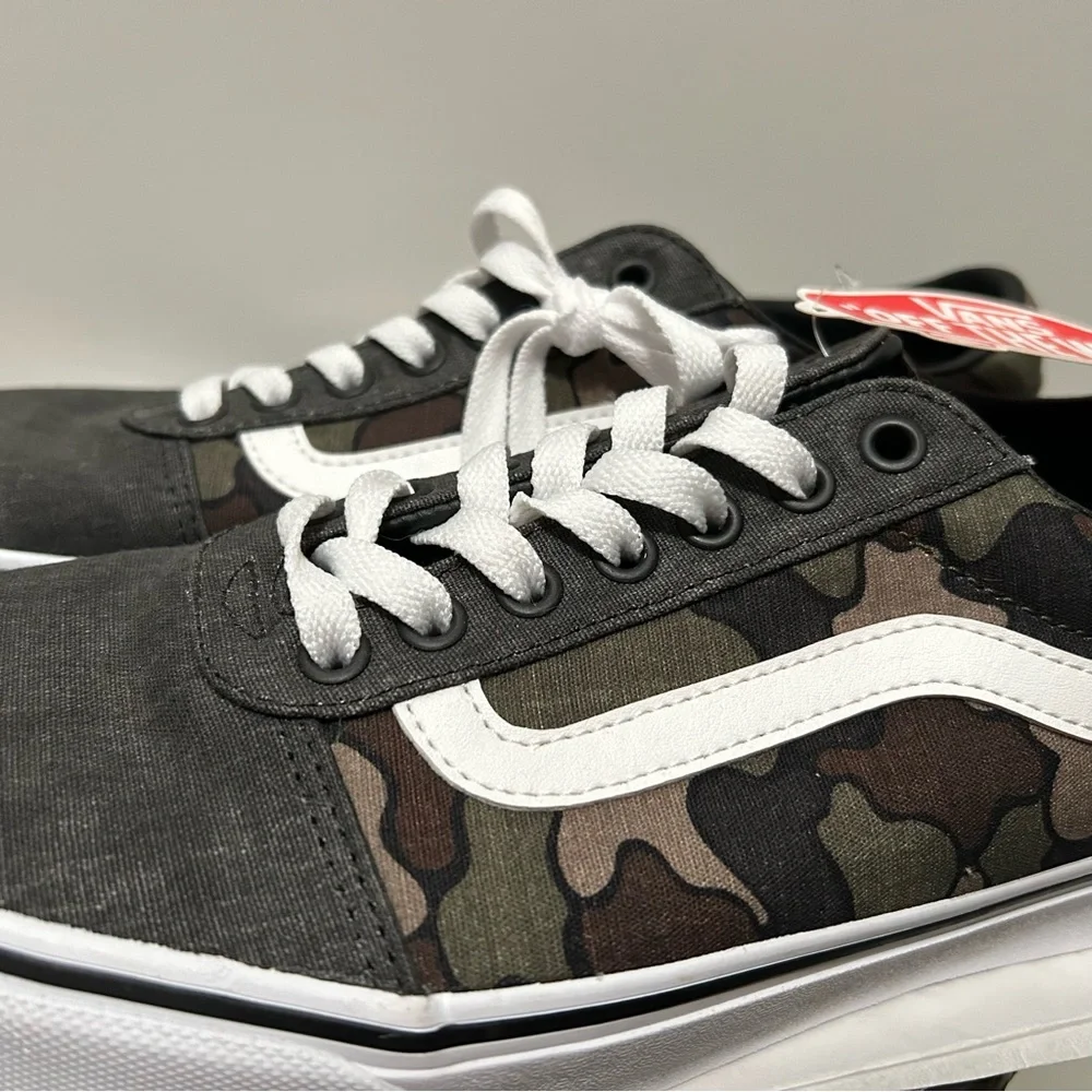 VANS Lace Up Sneakers Ward Skate Shoe Camo Mens Size 9 Off the Wall New